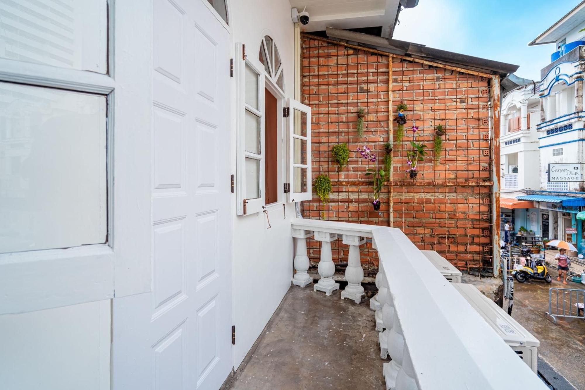 Sweett Lemon Hostel Patong Экстерьер фото