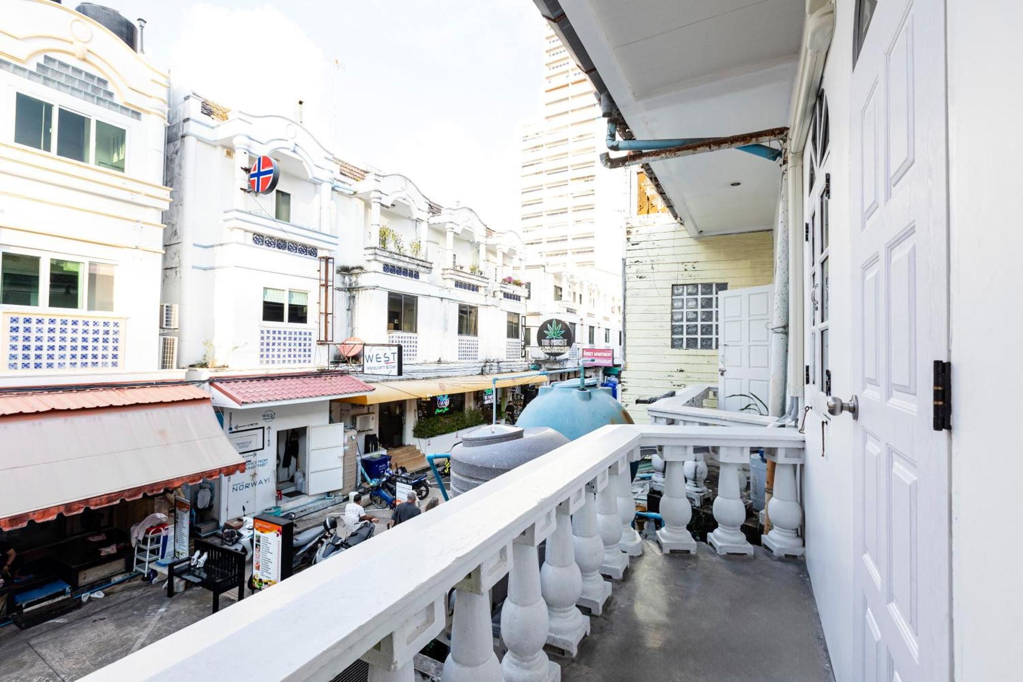 Sweett Lemon Hostel Patong Экстерьер фото