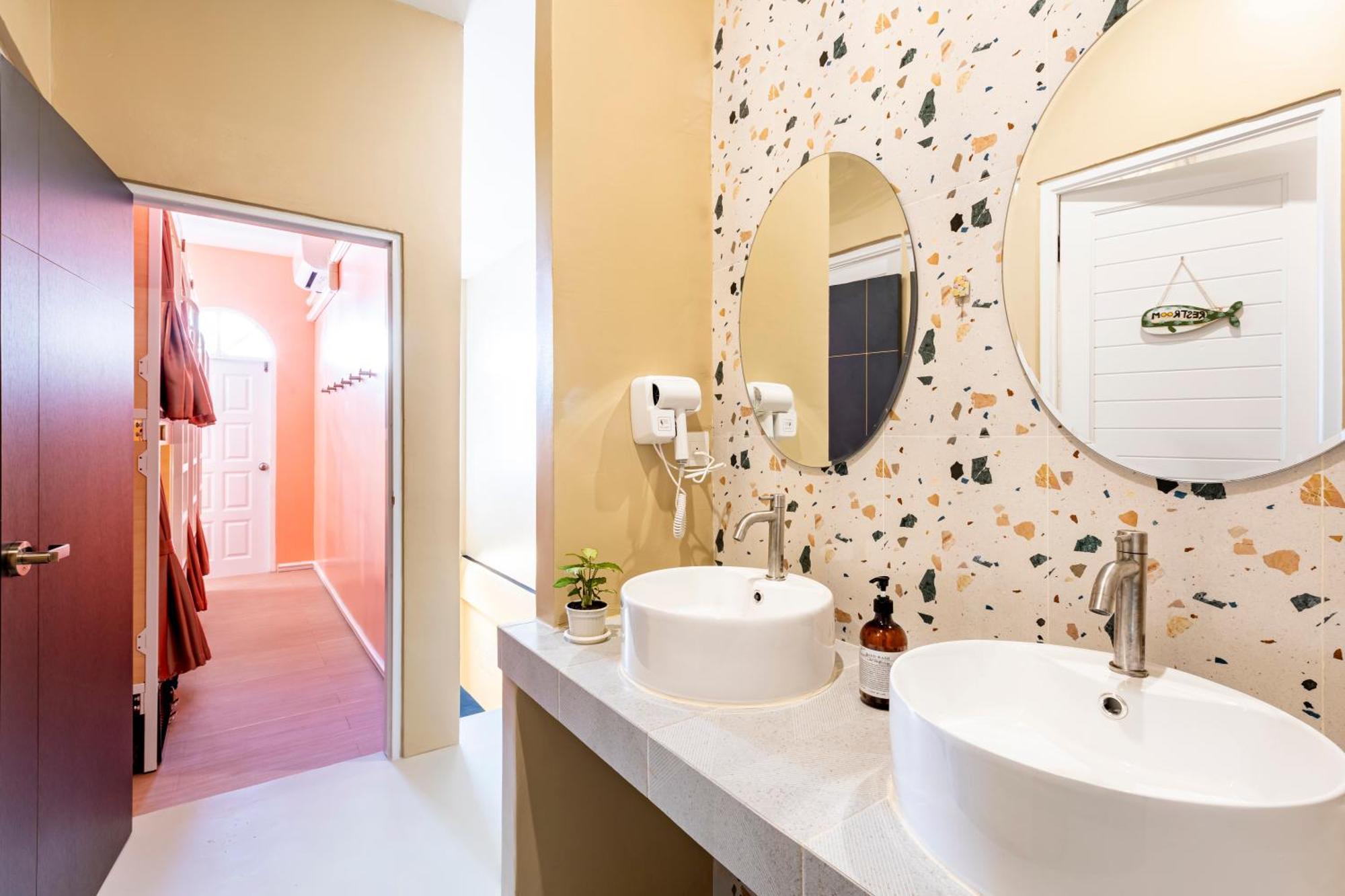 Sweett Lemon Hostel Patong Экстерьер фото