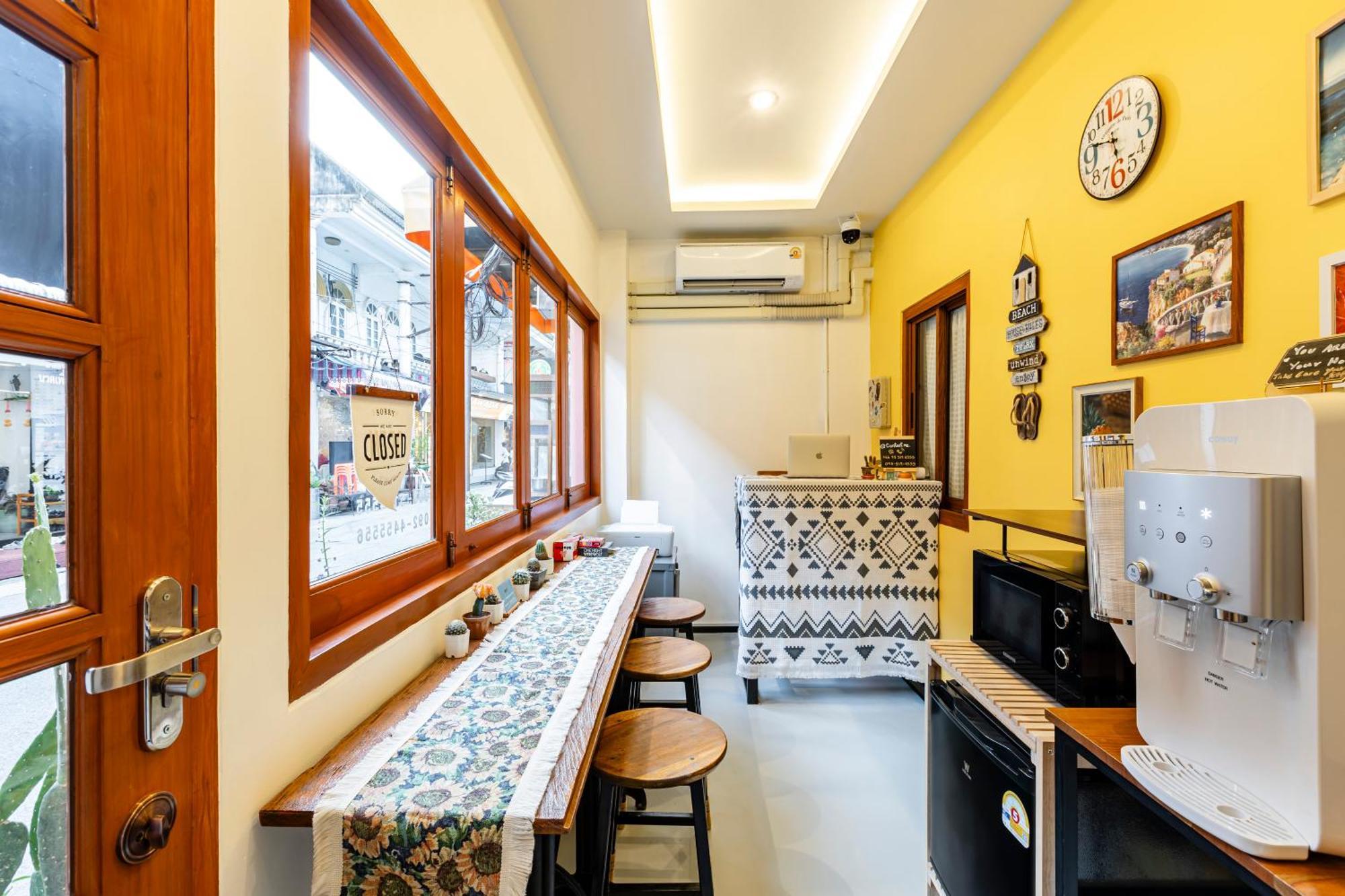 Sweett Lemon Hostel Patong Экстерьер фото